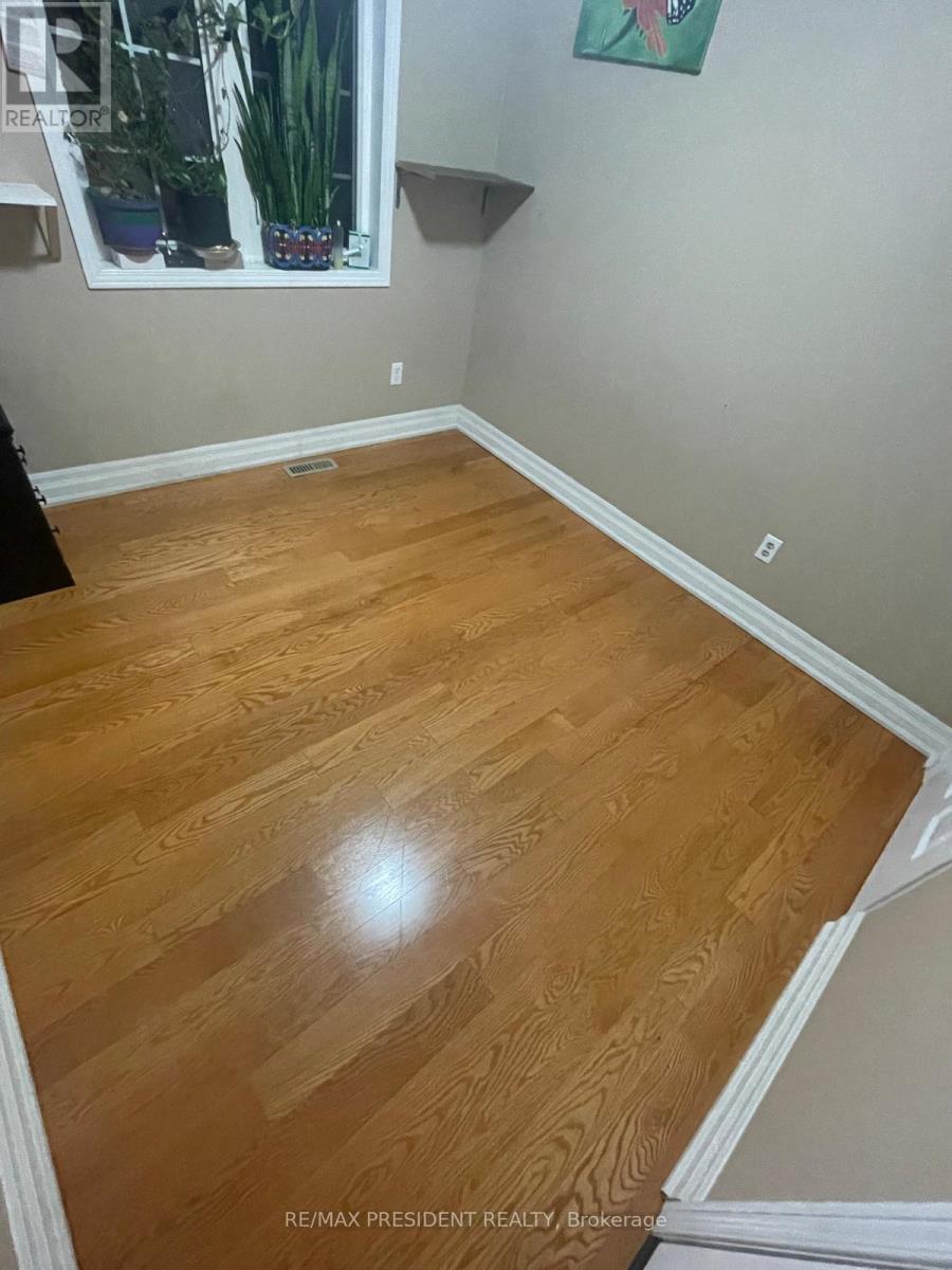 107 Rockgarden Trail, Brampton, Ontario L6R 3N2 - Photo 23 - W12601150