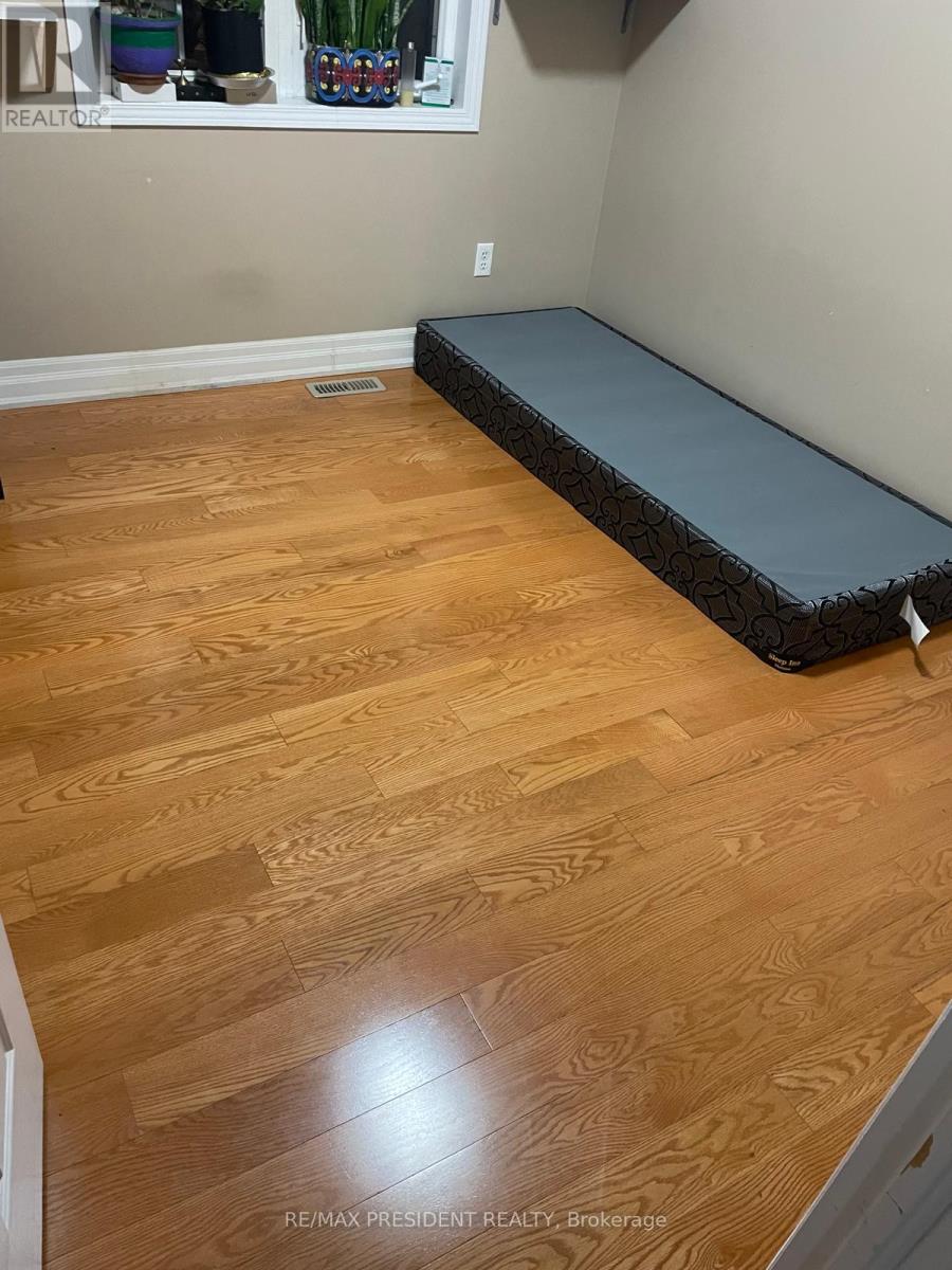 107 Rockgarden Trail, Brampton, Ontario L6R 3N2 - Photo 24 - W12601150