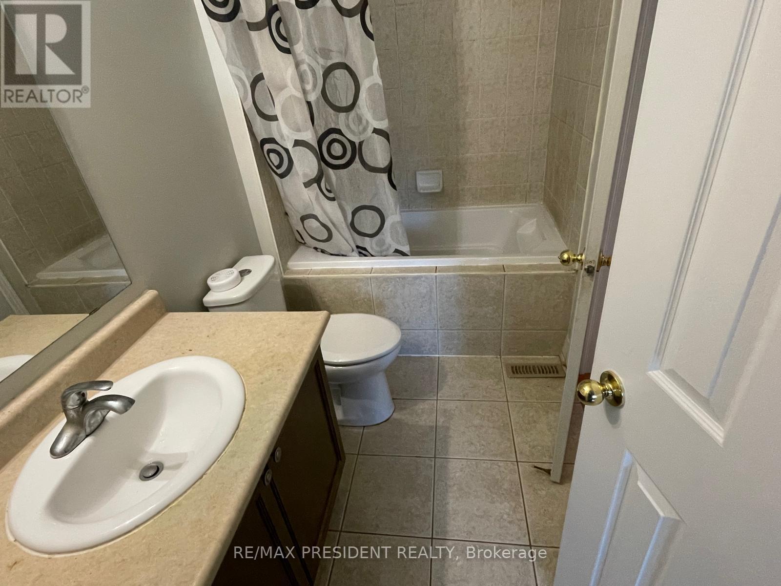 107 Rockgarden Trail, Brampton, Ontario L6R 3N2 - Photo 29 - W12601150