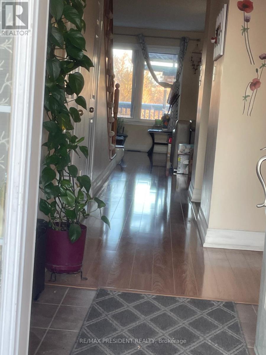 107 Rockgarden Trail, Brampton, Ontario L6R 3N2 - Photo 3 - W12601150