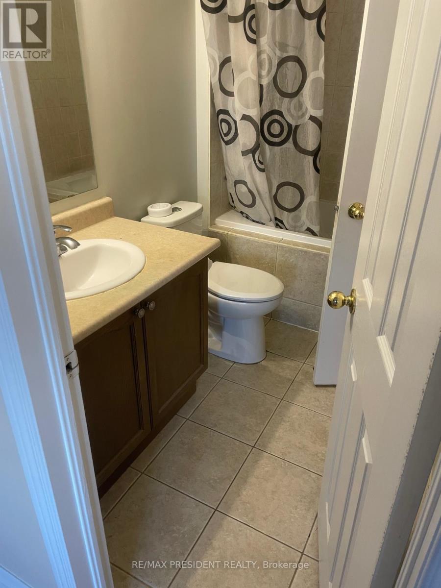 107 Rockgarden Trail, Brampton, Ontario L6R 3N2 - Photo 31 - W12601150