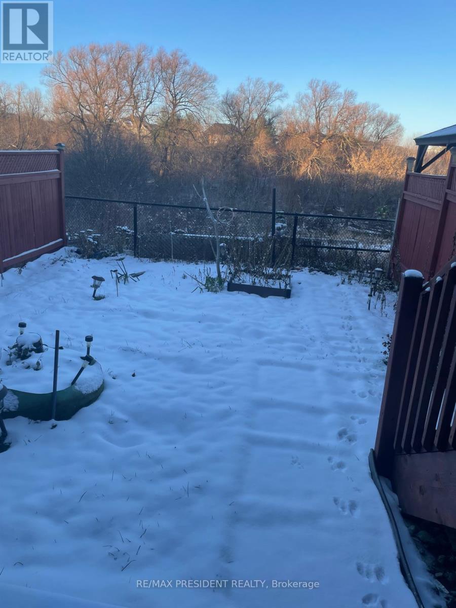 107 Rockgarden Trail, Brampton, Ontario L6R 3N2 - Photo 38 - W12601150