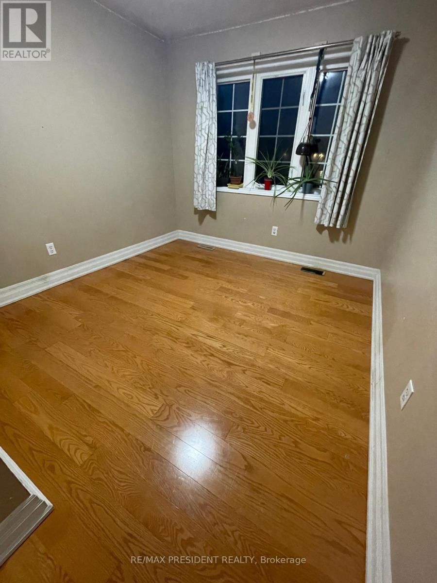 107 Rockgarden Trail, Brampton, Ontario L6R 3N2 - Photo 5 - W12601150