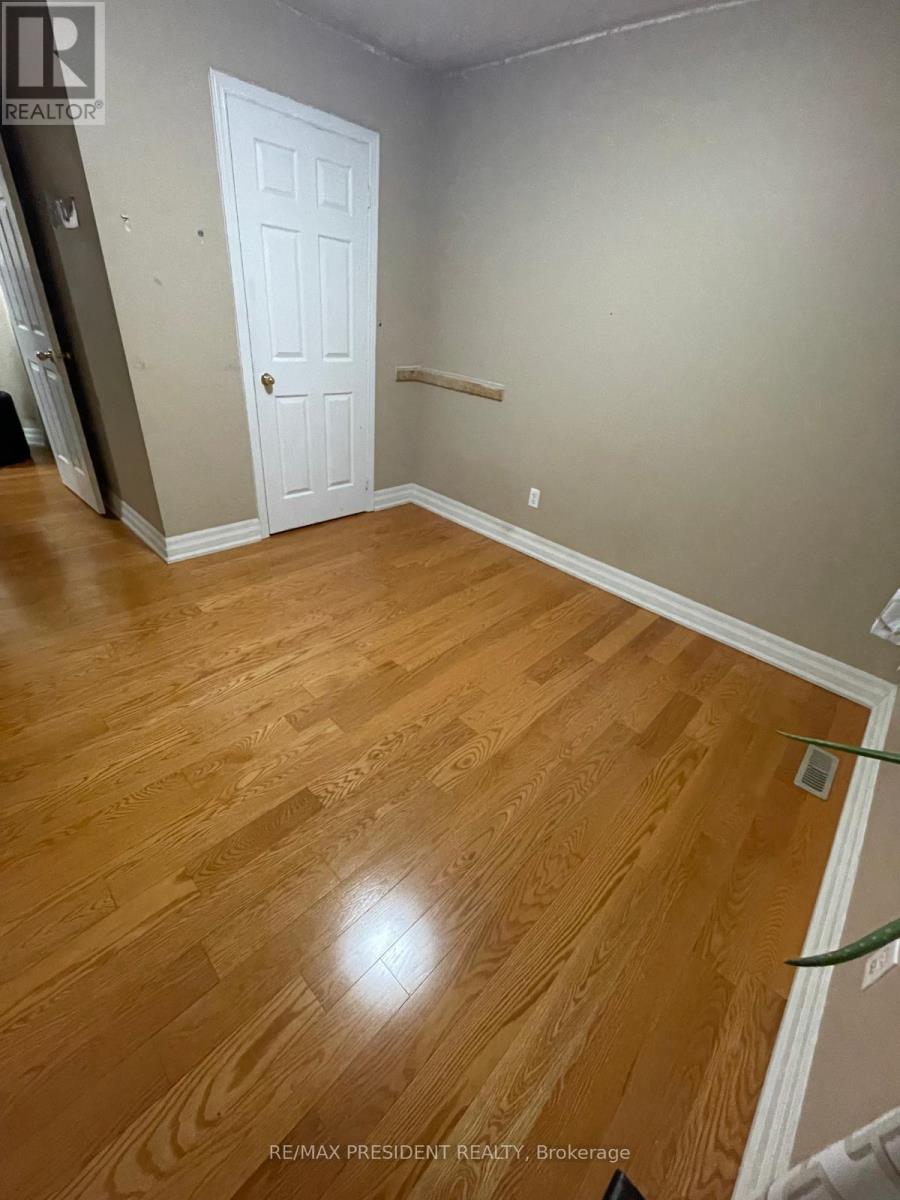 107 Rockgarden Trail, Brampton, Ontario L6R 3N2 - Photo 6 - W12601150