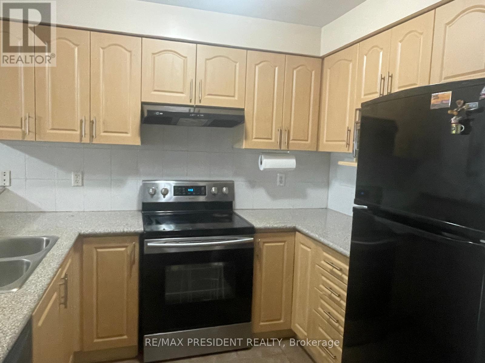 107 Rockgarden Trail, Brampton, Ontario L6R 3N2 - Photo 7 - W12601150