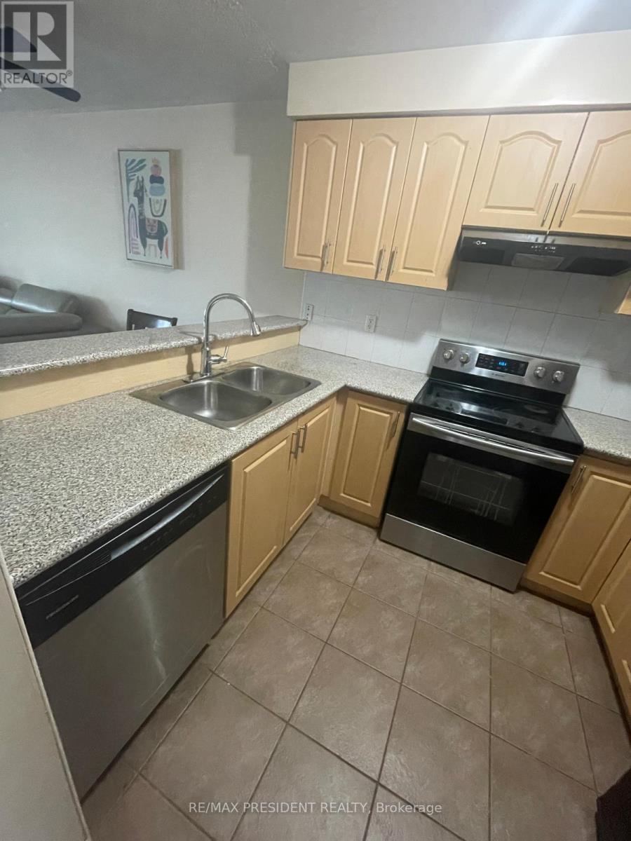 107 Rockgarden Trail, Brampton, Ontario L6R 3N2 - Photo 9 - W12601150