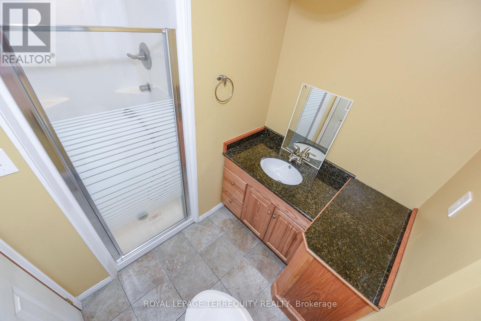 20 Hallow Crescent, Toronto, Ontario M9W 2V9 - Photo 21 - W12601164