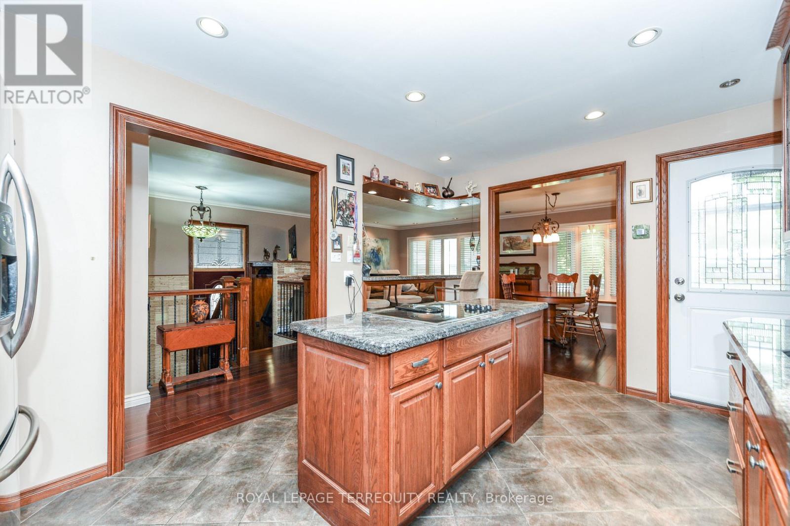 20 Hallow Crescent, Toronto, Ontario M9W 2V9 - Photo 41 - W12601164