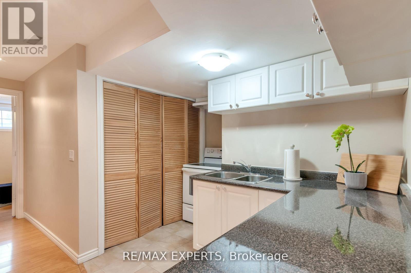 76 Eagle Trace Drive, Brampton, Ontario L6R 0M4 - Photo 36 - W12601192