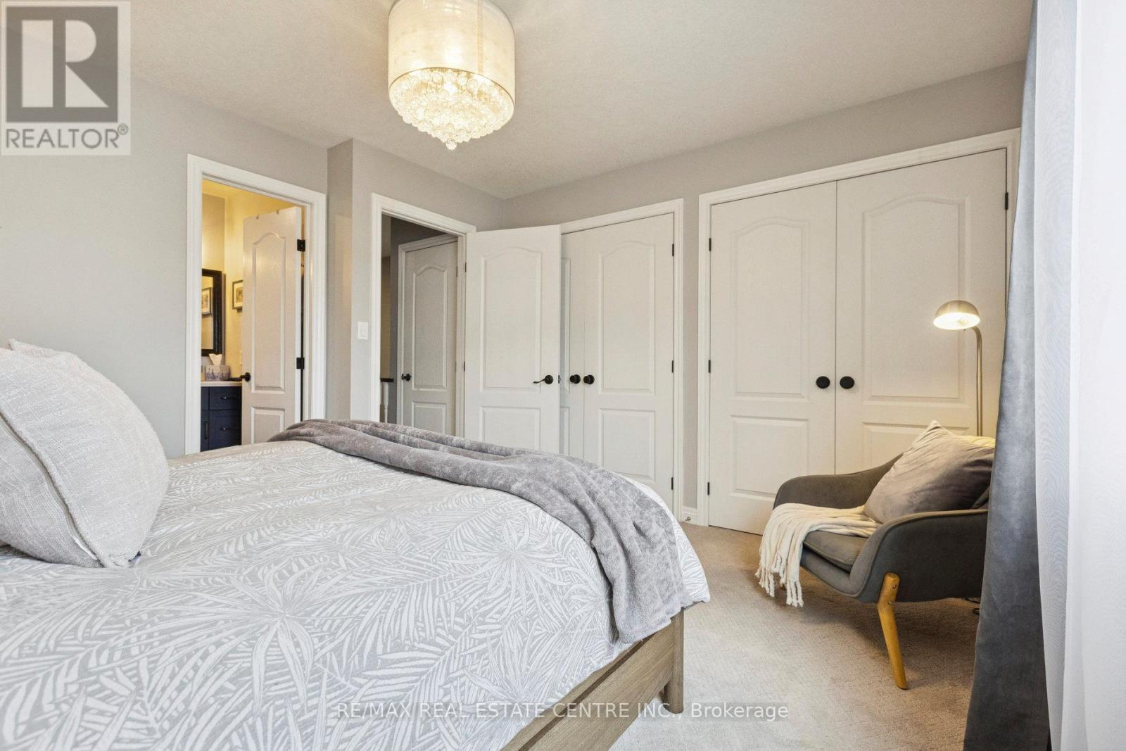 1427 Treeland Street, Burlington, Ontario  L7R 5B4 - Photo 28 - W12601208