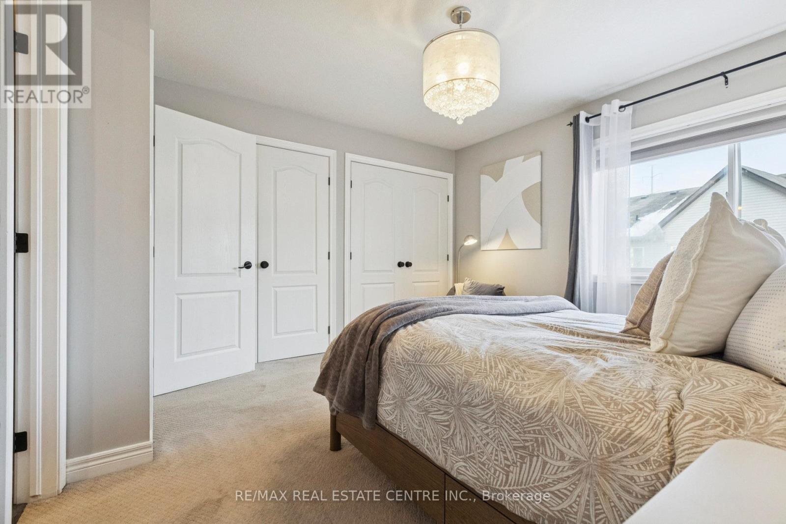 1427 Treeland Street, Burlington, Ontario  L7R 5B4 - Photo 30 - W12601208