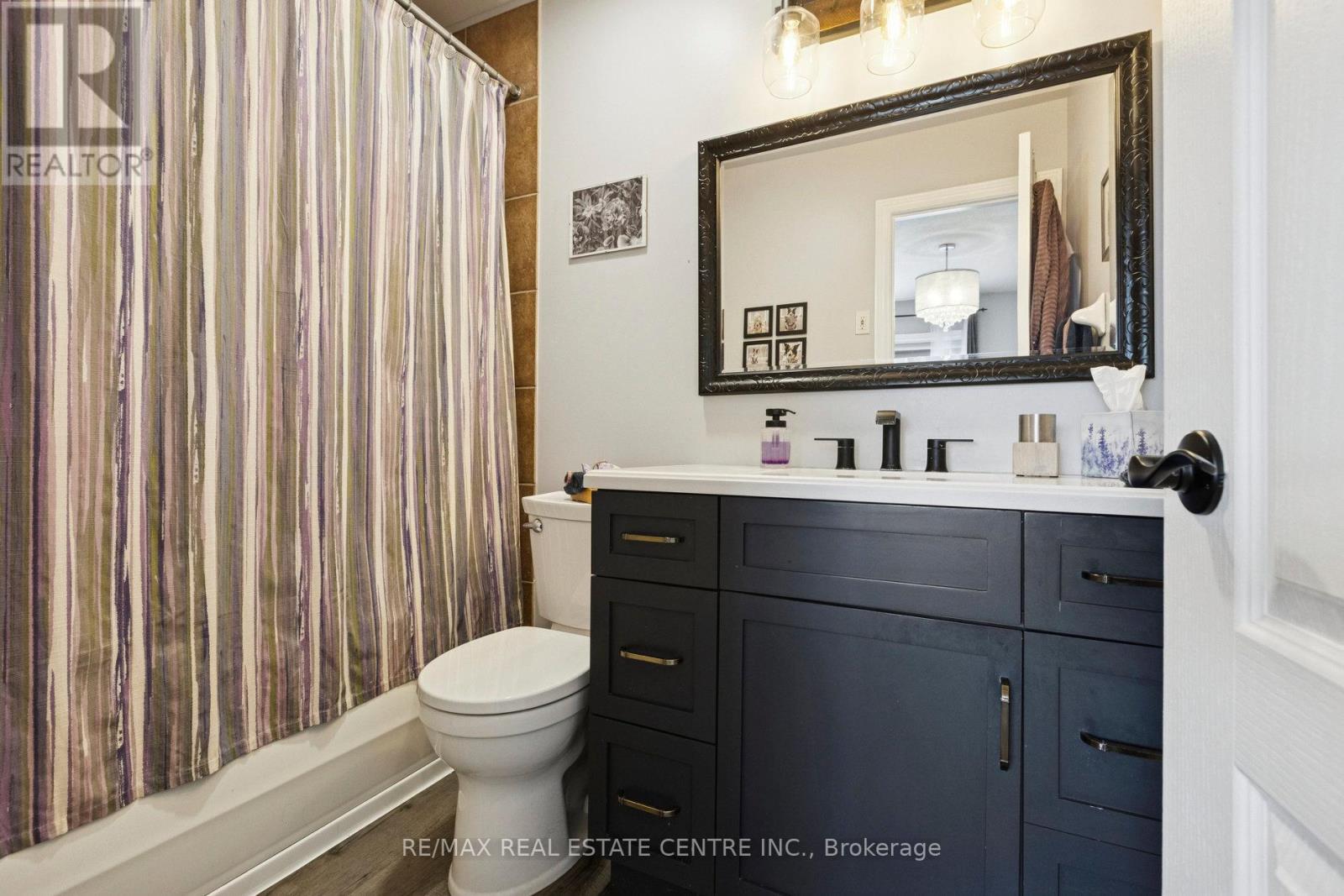 1427 Treeland Street, Burlington, Ontario  L7R 5B4 - Photo 32 - W12601208