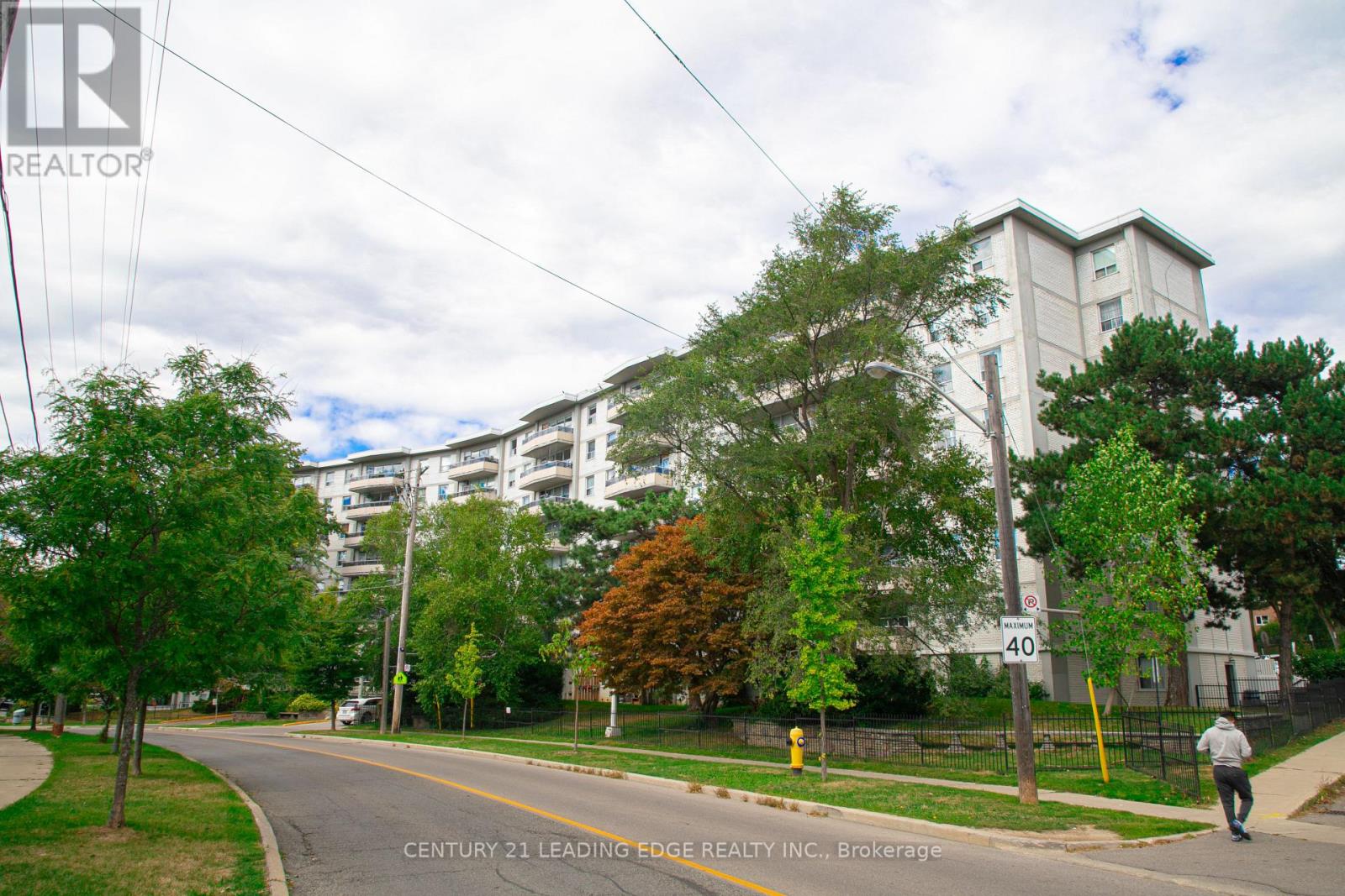 917 - 80 GRANDRAVINE DRIVE, Toronto, Ontario