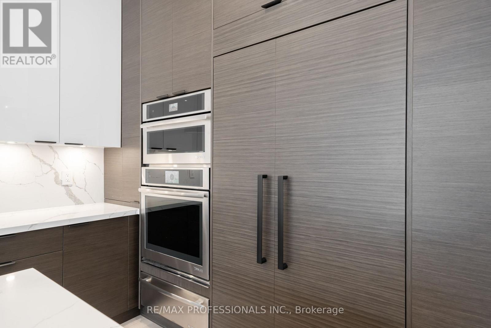 214 Aldercrest Road, Toronto, Ontario M8W 4J4 - Photo 15 - W12601244