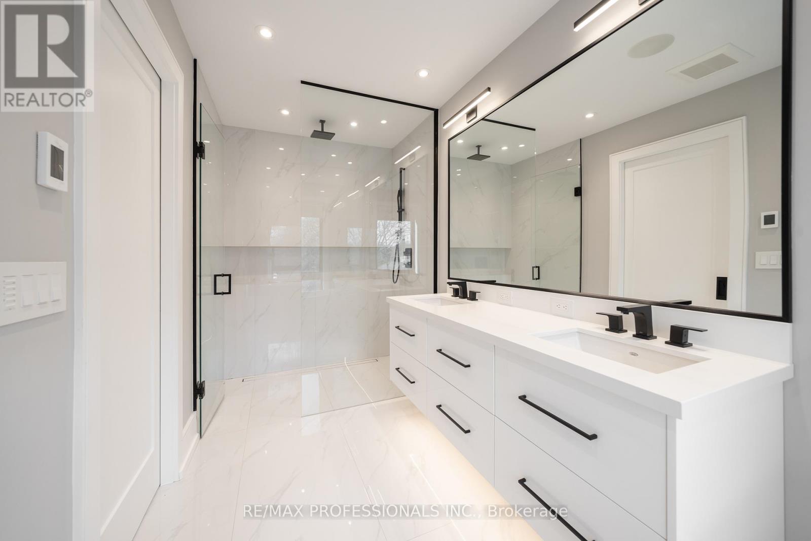 214 Aldercrest Road, Toronto, Ontario M8W 4J4 - Photo 22 - W12601244