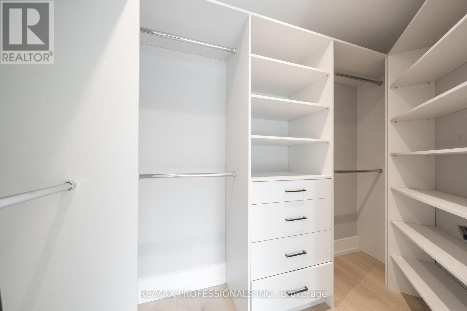 214 Aldercrest Road, Toronto, Ontario M8W 4J4 - Photo 24 - W12601244