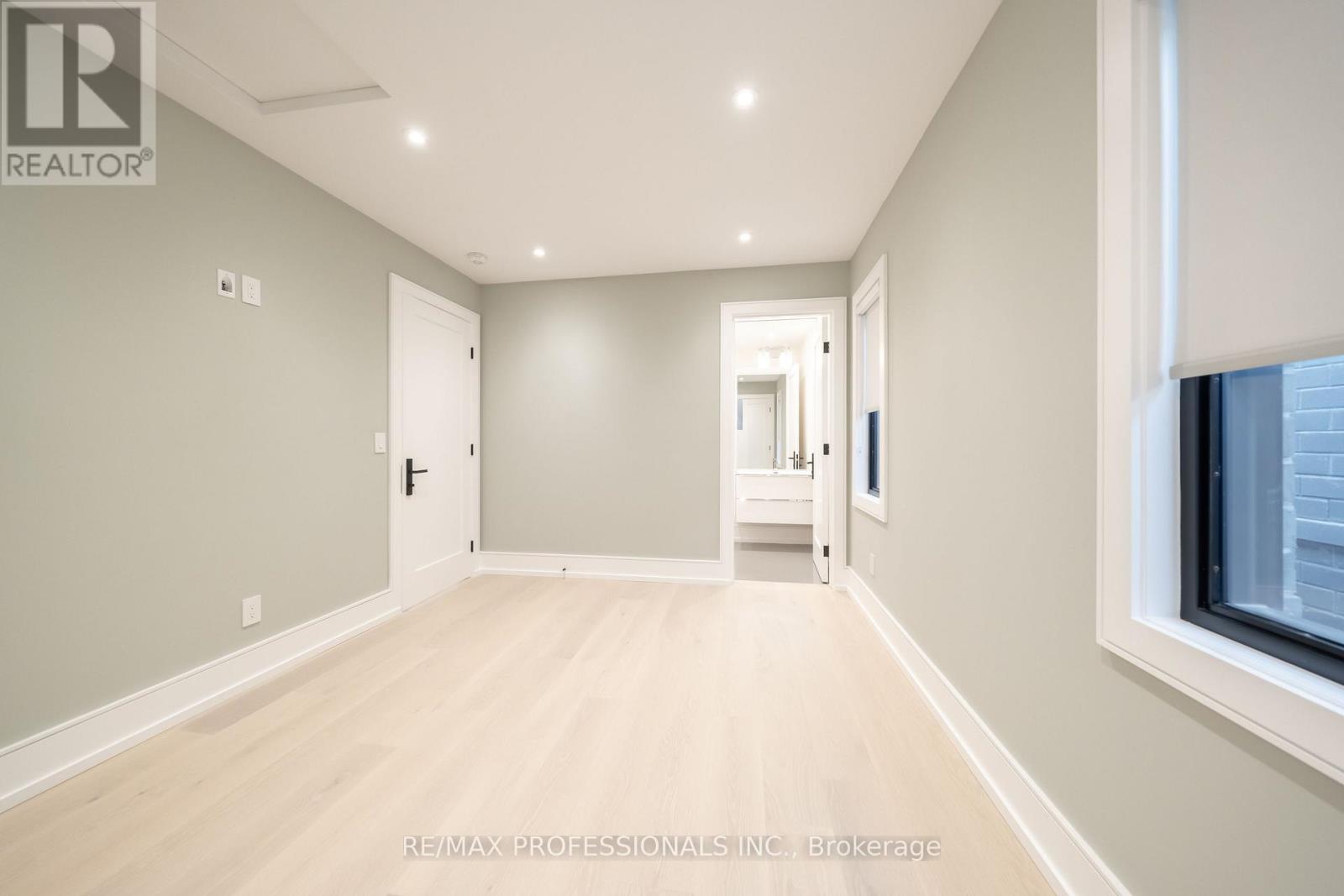 214 Aldercrest Road, Toronto, Ontario M8W 4J4 - Photo 31 - W12601244