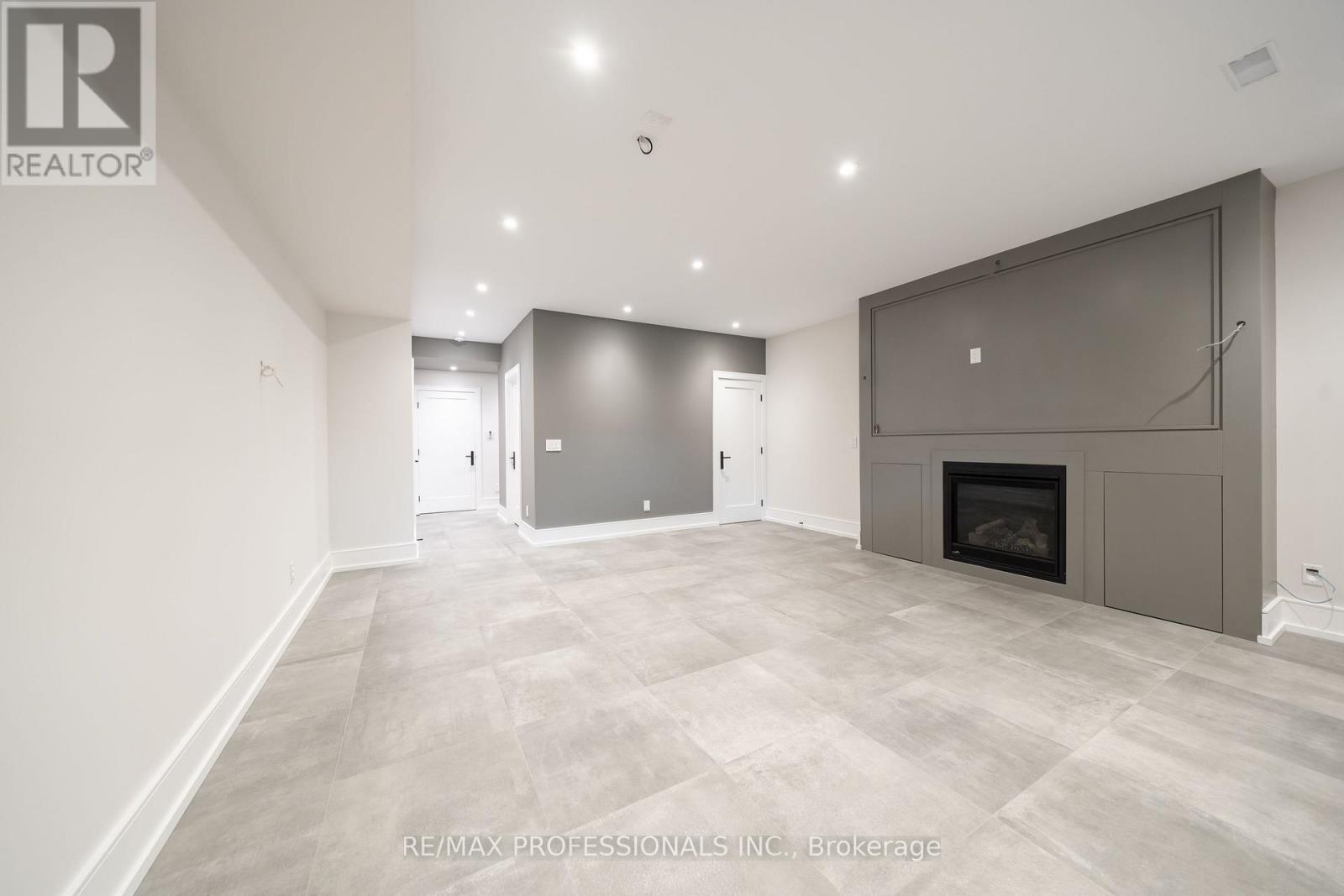 214 Aldercrest Road, Toronto, Ontario M8W 4J4 - Photo 36 - W12601244