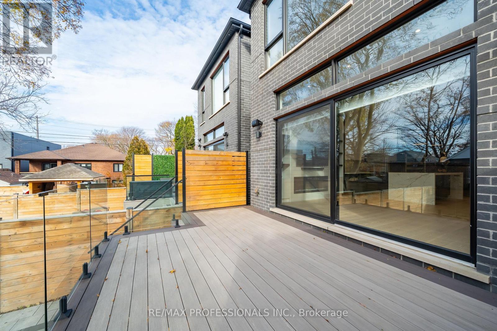 214 Aldercrest Road, Toronto, Ontario M8W 4J4 - Photo 39 - W12601244