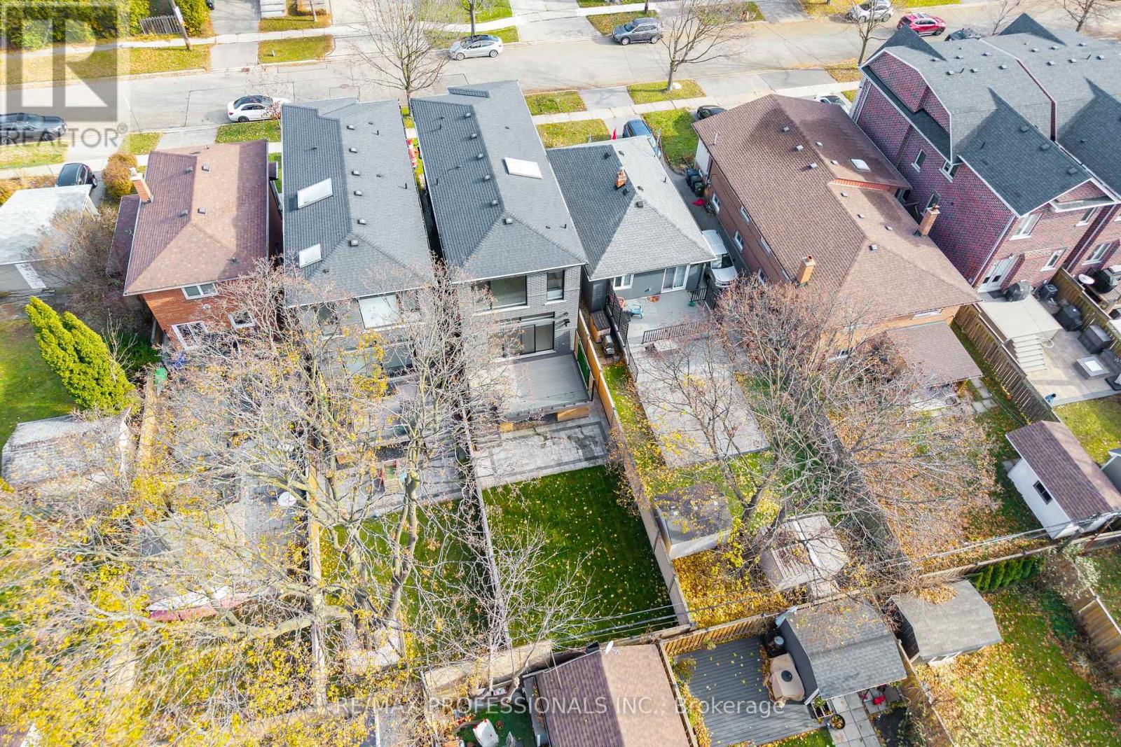 214 Aldercrest Road, Toronto, Ontario M8W 4J4 - Photo 46 - W12601244