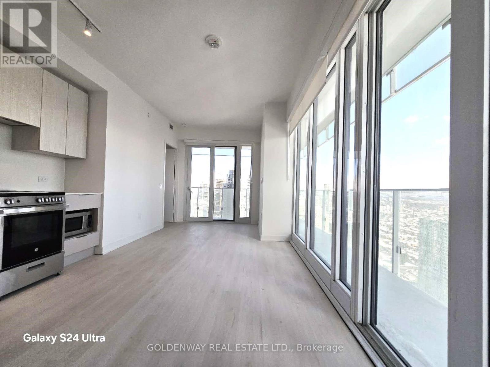 2503 - 3900 Confederation Parkway, Mississauga, Ontario L5B 0M3 - Photo 10 - W12601260