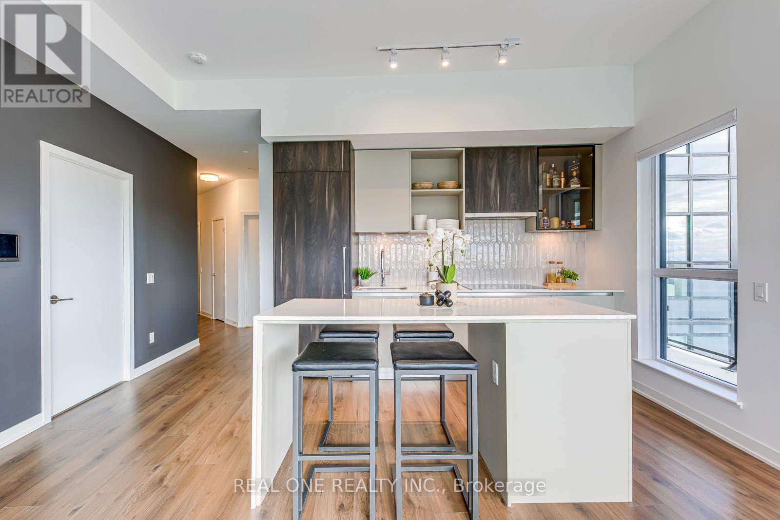 526 - 405 Dundas Street W, Oakville, Ontario  L6M 5P4 - Photo 17 - W12601306