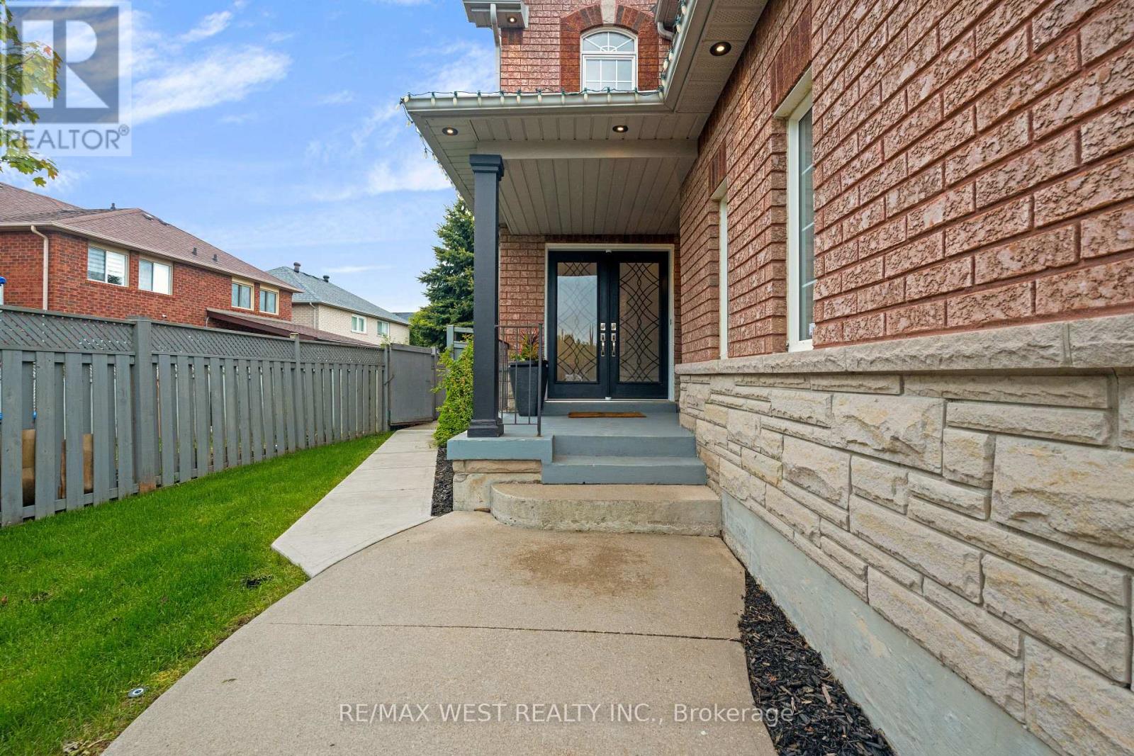 43 Wakely Boulevard, Caledon, Ontario L7E 2H1 - Photo 6 - W12601318