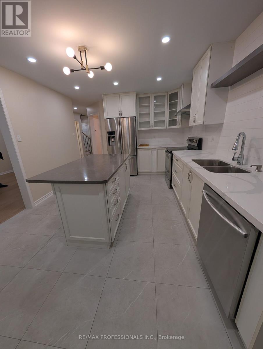 131 Rainforest Drive, Brampton, Ontario L6R 1A3 - Photo 10 - W12601348