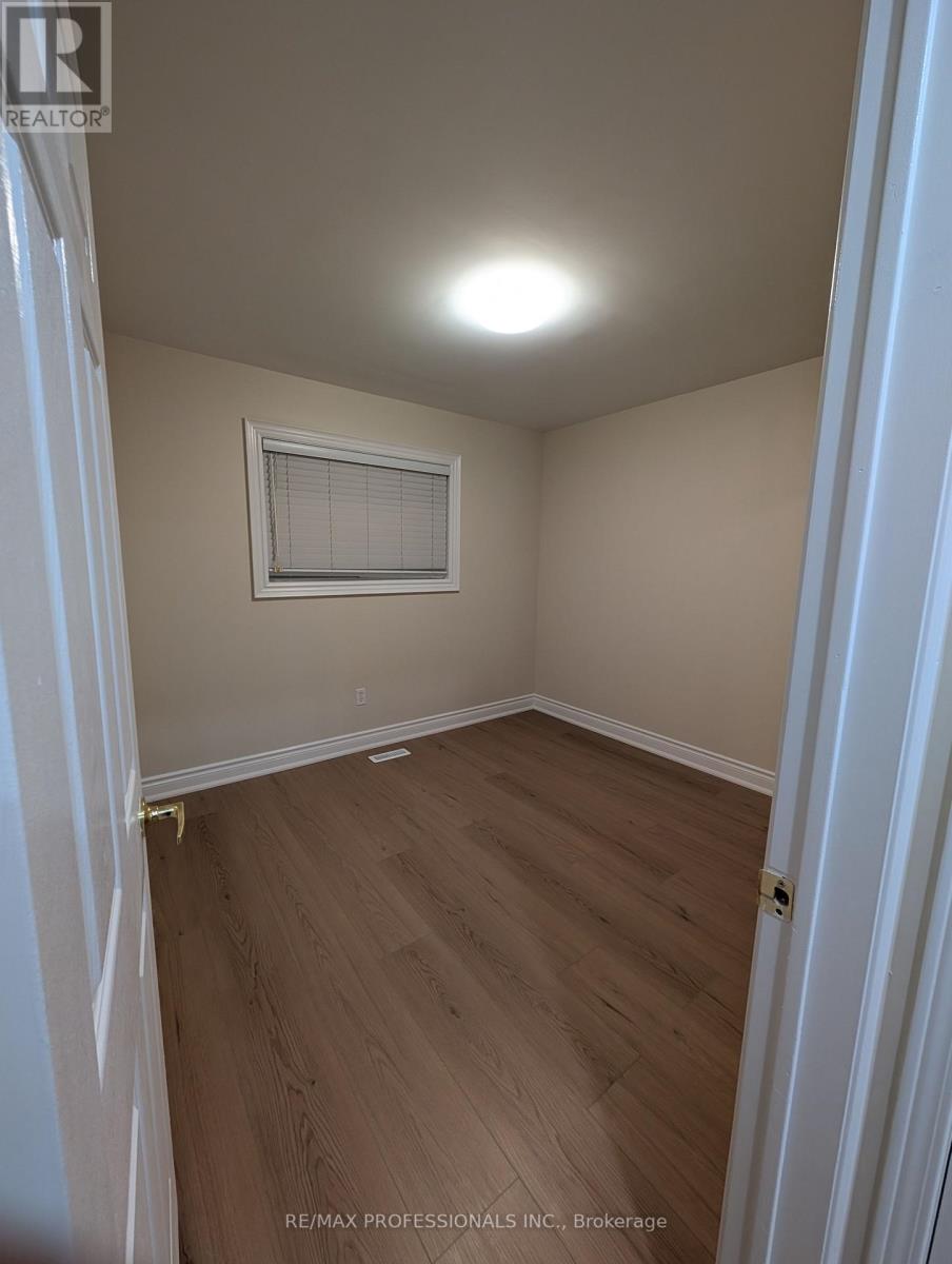 131 Rainforest Drive, Brampton, Ontario L6R 1A3 - Photo 12 - W12601348