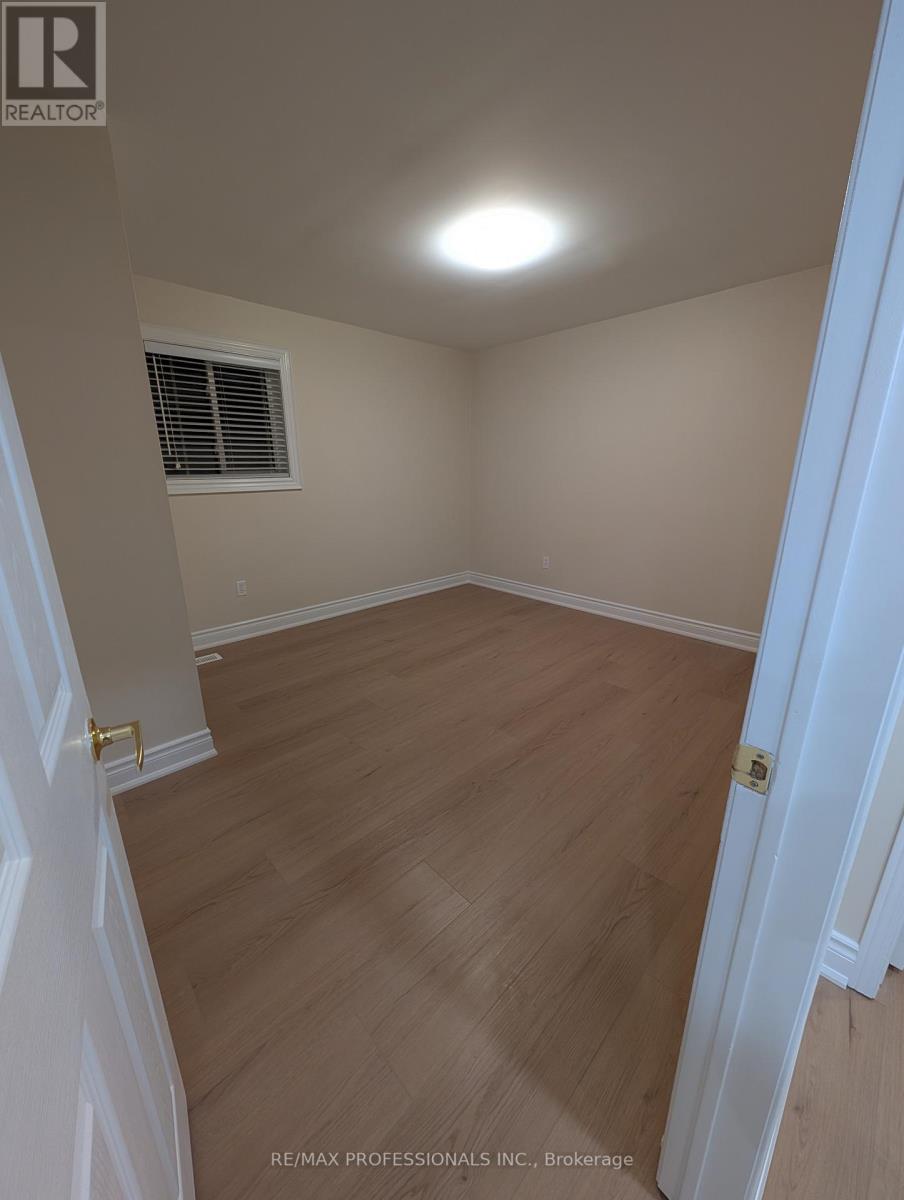 131 Rainforest Drive, Brampton, Ontario L6R 1A3 - Photo 13 - W12601348