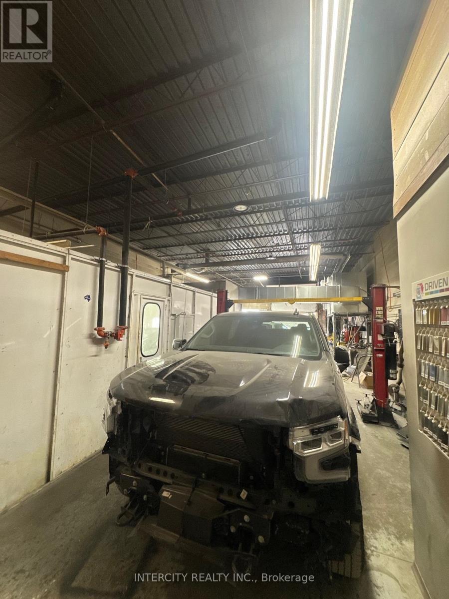 167 Limestone Crescent, Toronto, Ontario  M3J 2S4 - Photo 15 - W12601352