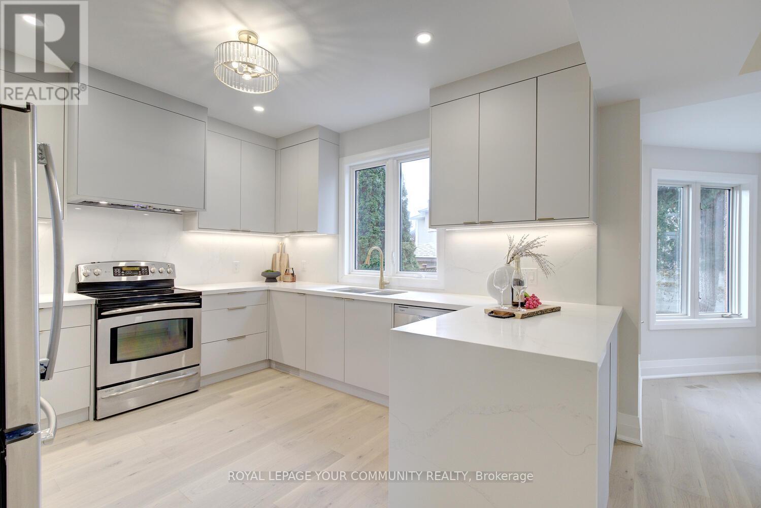 4128 Tapestry Trail, Mississauga, Ontario L4W 4B7 - Photo 12 - W12601374