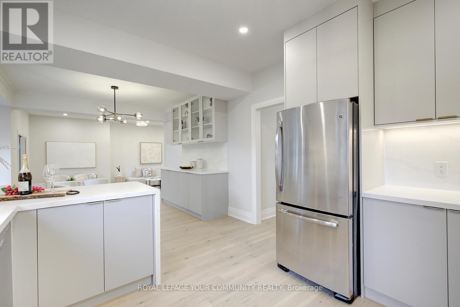 4128 Tapestry Trail, Mississauga, Ontario L4W 4B7 - Photo 16 - W12601374