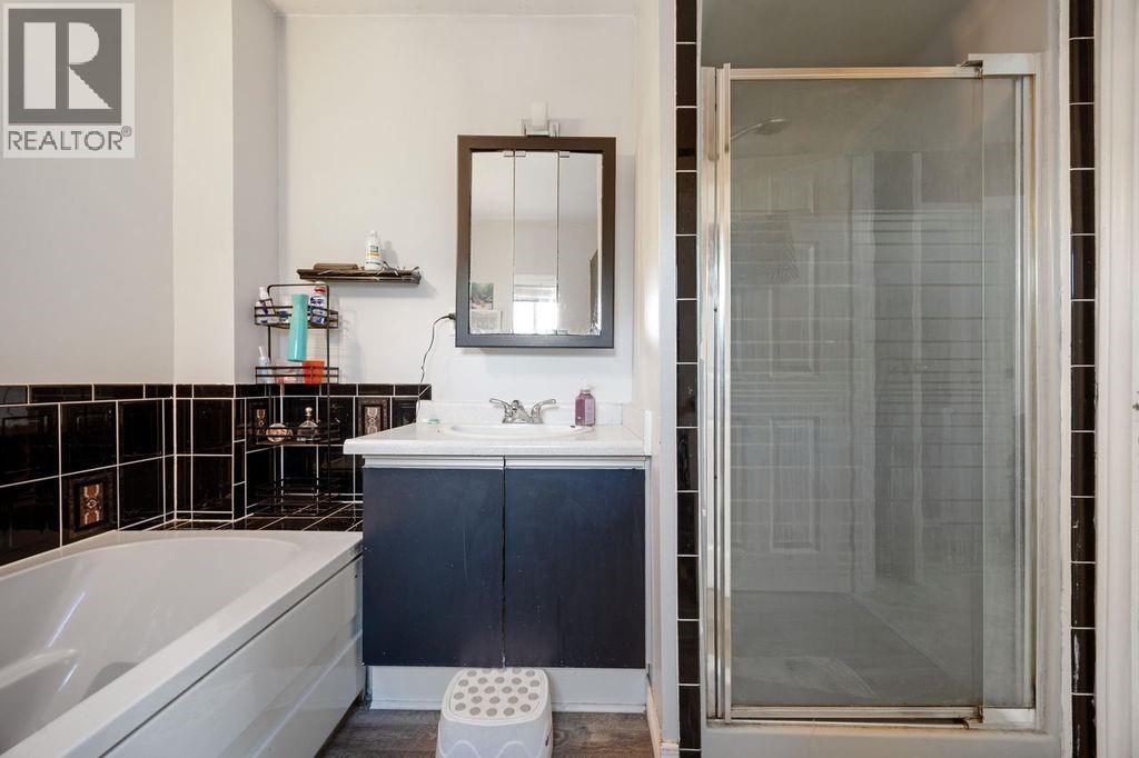 856 Devine Street, Sarnia, Ontario  N7S 1X5 - Photo 10 - 25028907