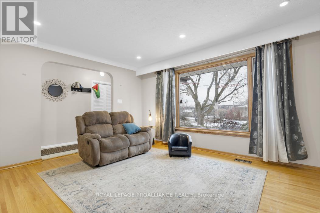 14 Harris Crescent, Belleville, Ontario  K8P 2M6 - Photo 11 - X12601378