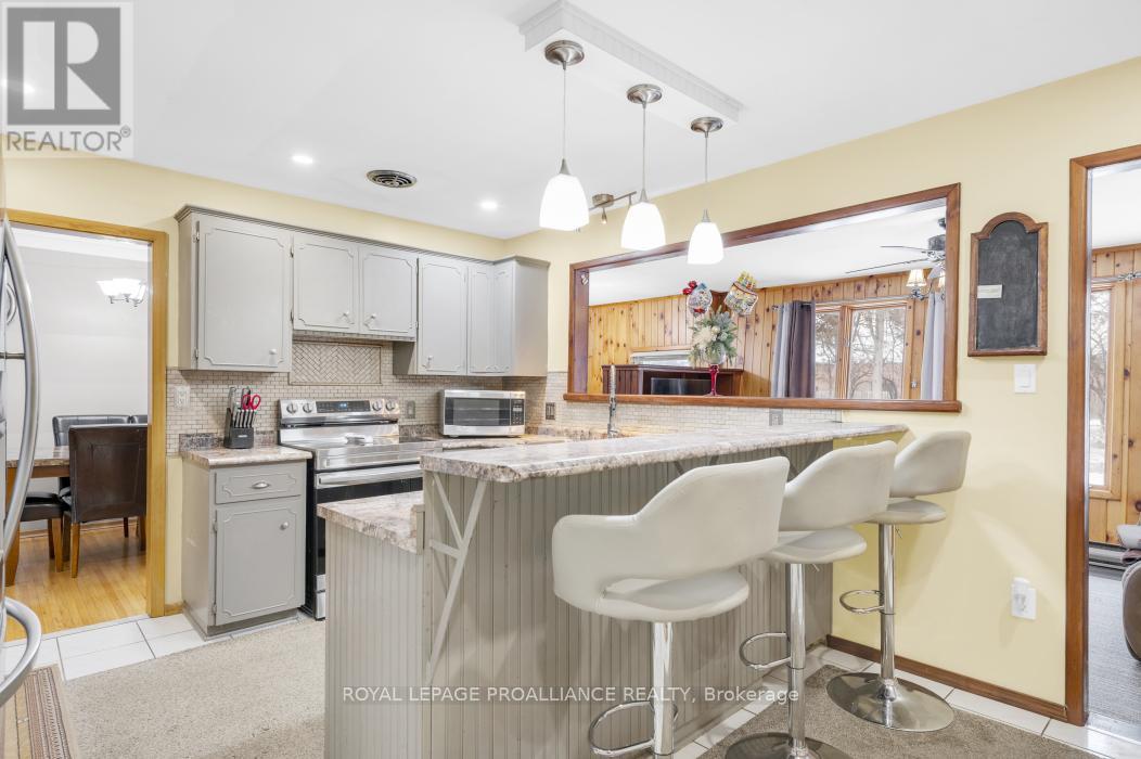 14 Harris Crescent, Belleville, Ontario  K8P 2M6 - Photo 14 - X12601378