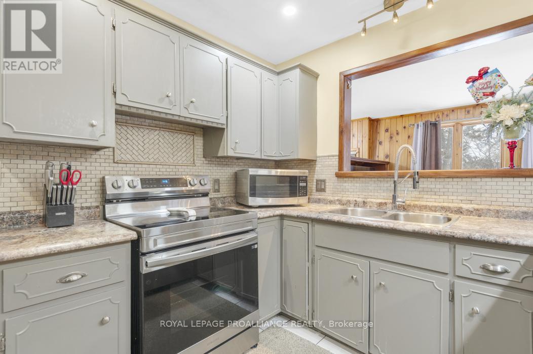 14 Harris Crescent, Belleville, Ontario  K8P 2M6 - Photo 16 - X12601378