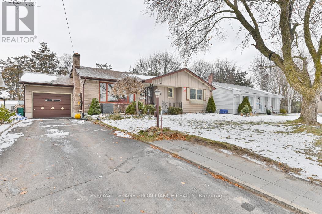 14 Harris Crescent, Belleville, Ontario  K8P 2M6 - Photo 2 - X12601378