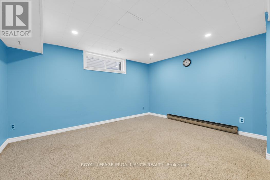 14 Harris Crescent, Belleville, Ontario  K8P 2M6 - Photo 35 - X12601378