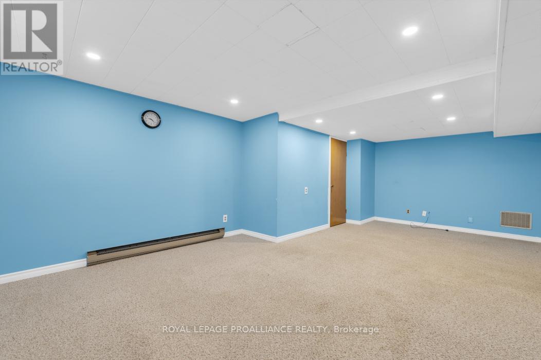 14 Harris Crescent, Belleville, Ontario  K8P 2M6 - Photo 36 - X12601378