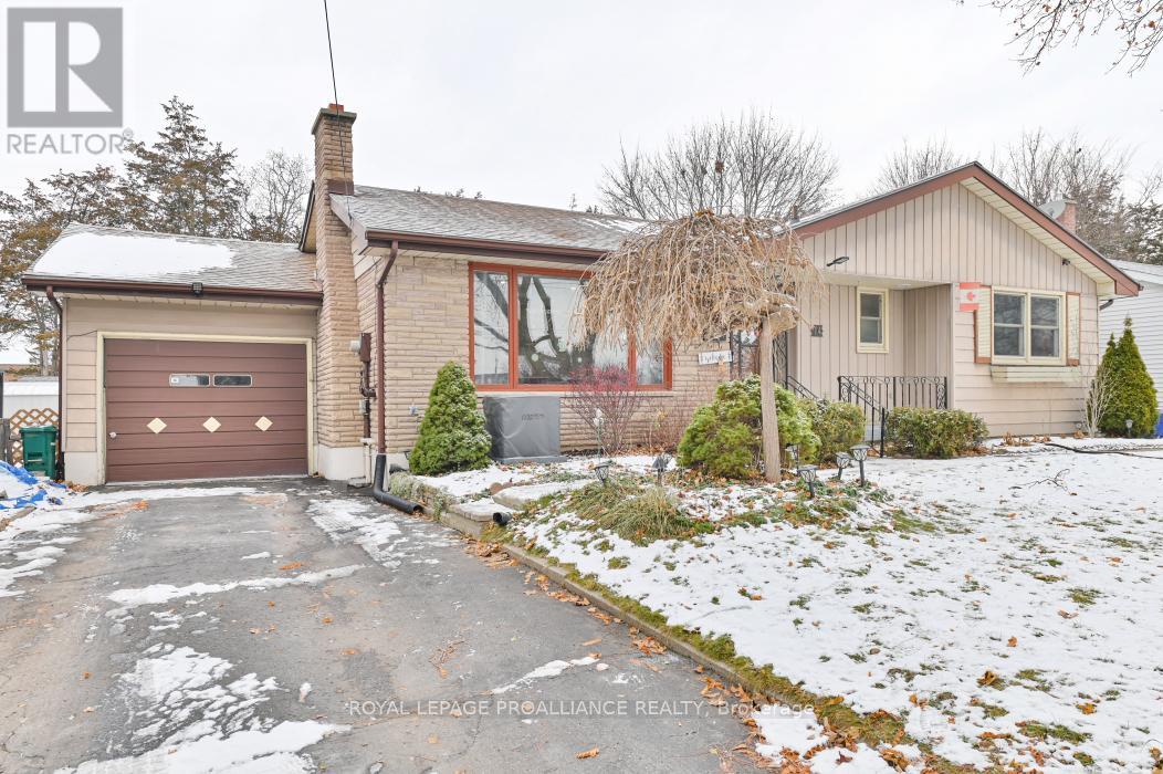 14 Harris Crescent, Belleville, Ontario  K8P 2M6 - Photo 4 - X12601378