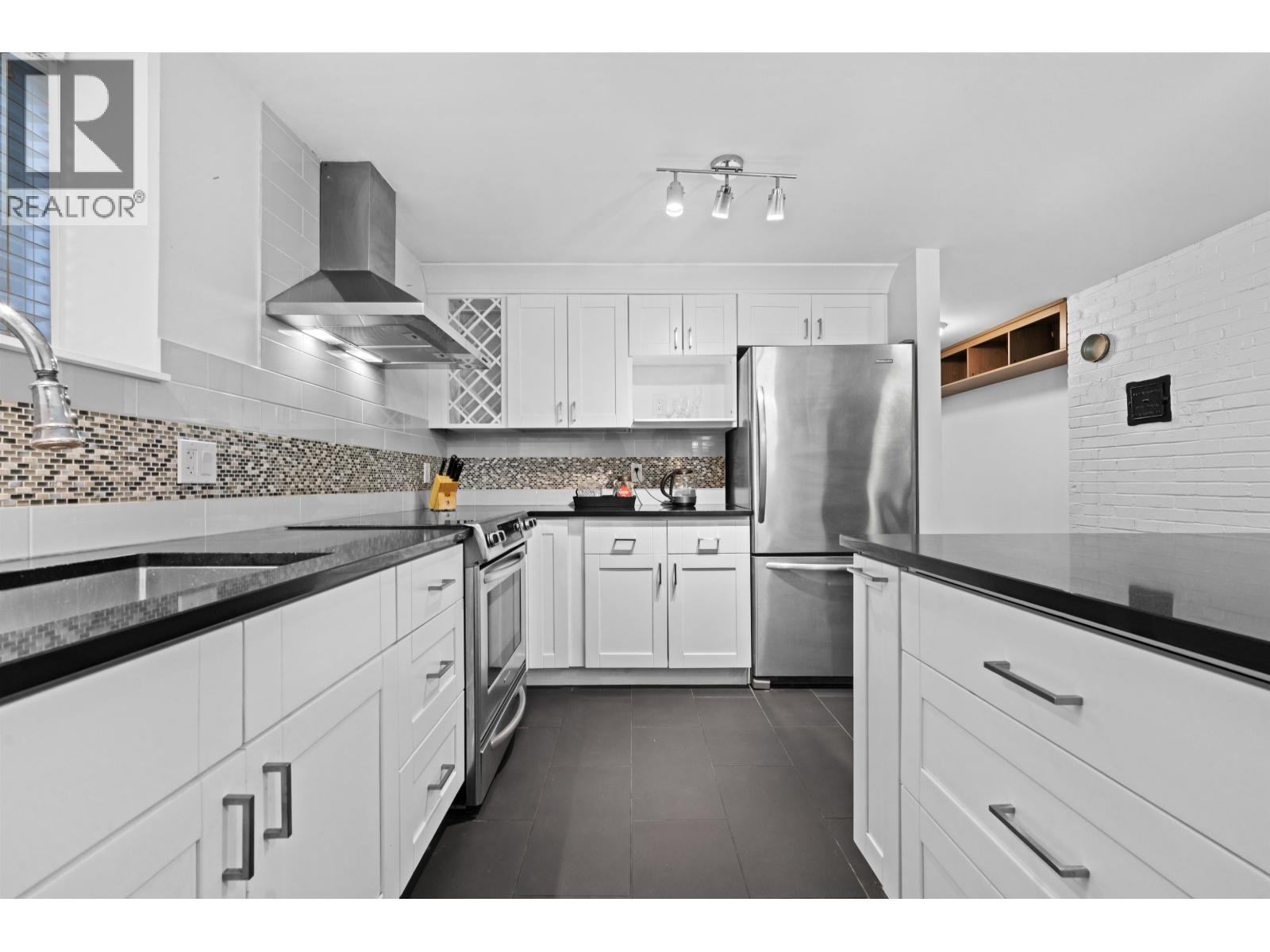 385 Stevens Drive, West Vancouver, British Columbia  V7S 1C7 - Photo 2 - R3041208