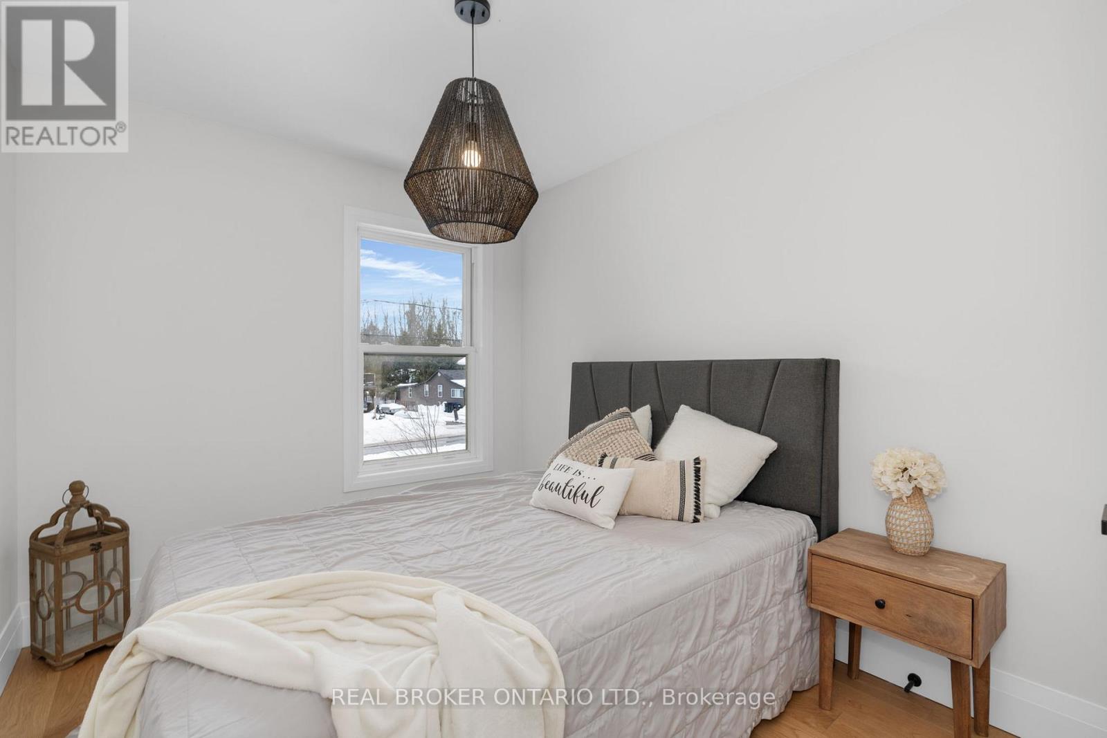 943 Barry Avenue, Innisfil, Ontario  L0L 1W0 - Photo 39 - N12571748