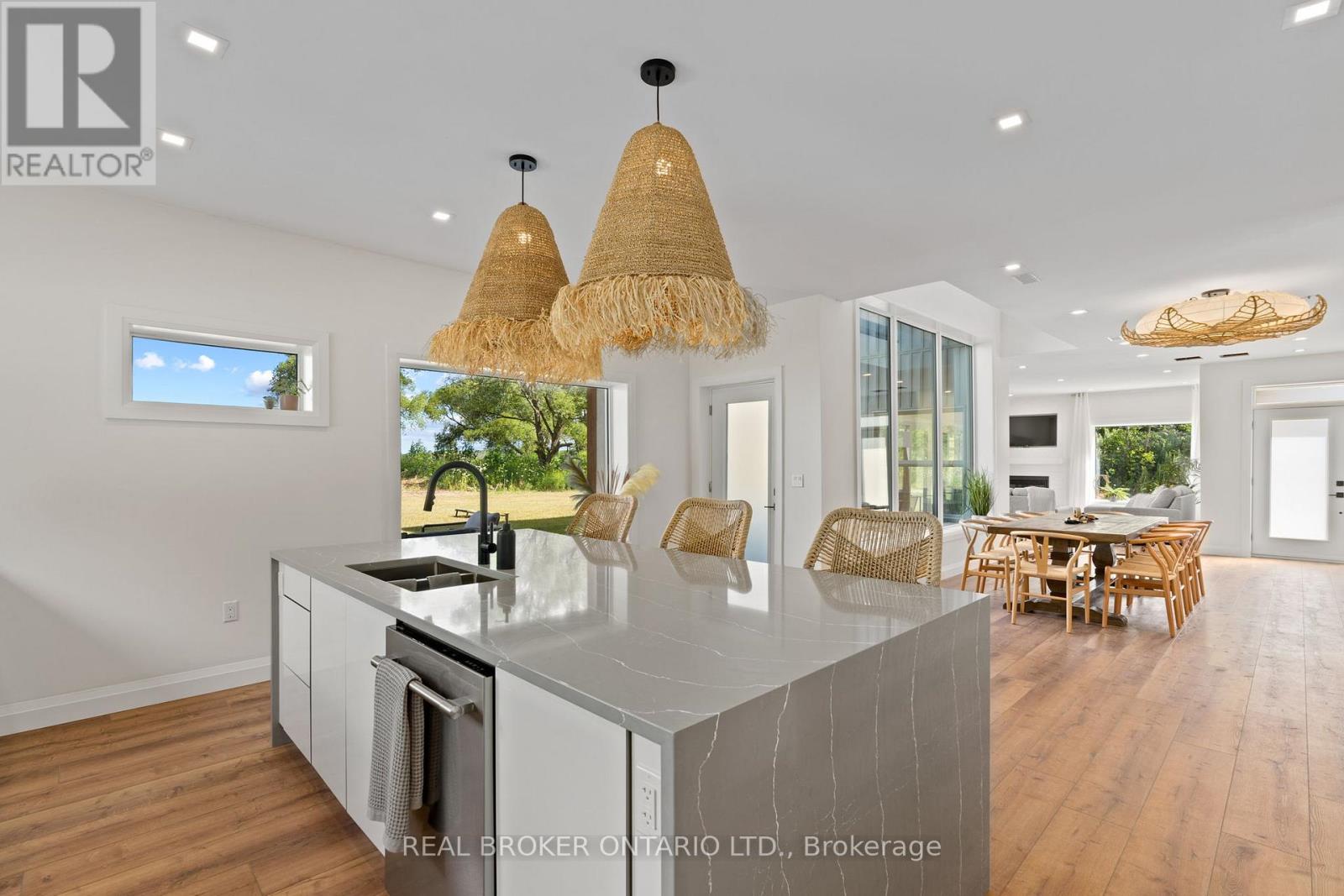 31 Hemlock Avenue, Tay, Ontario L0K 2C0 - Photo 22 - S12572410