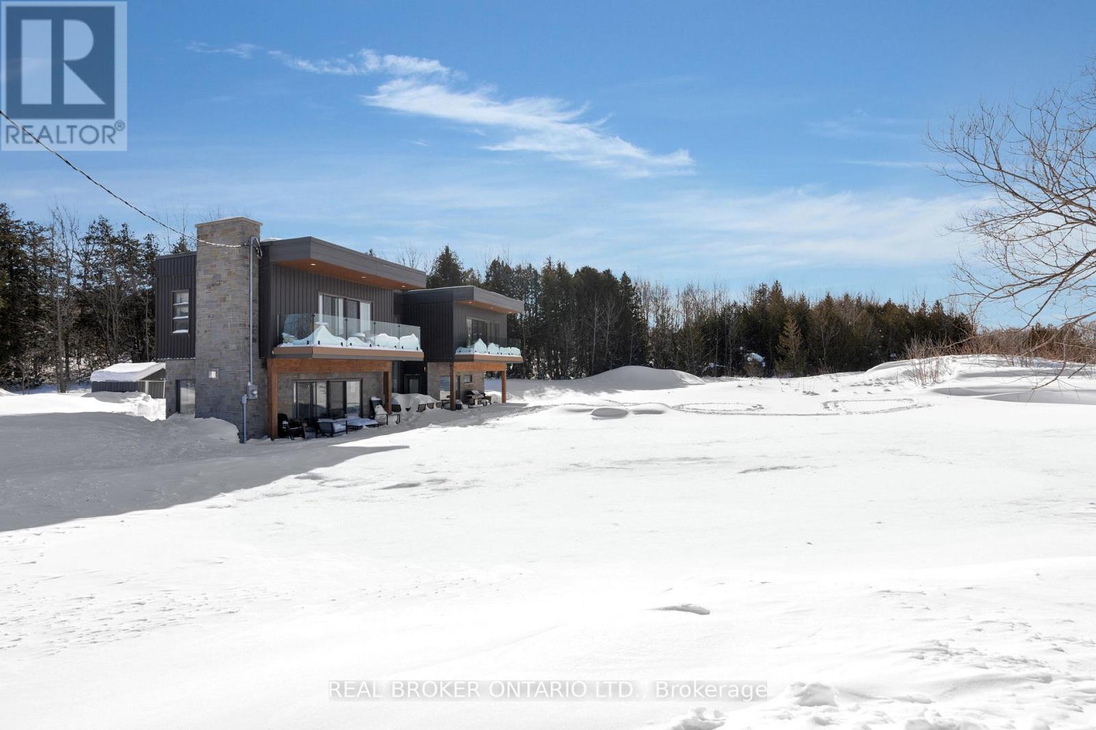 31 Hemlock Avenue, Tay, Ontario L0K 2C0 - Photo 2 - S12572410