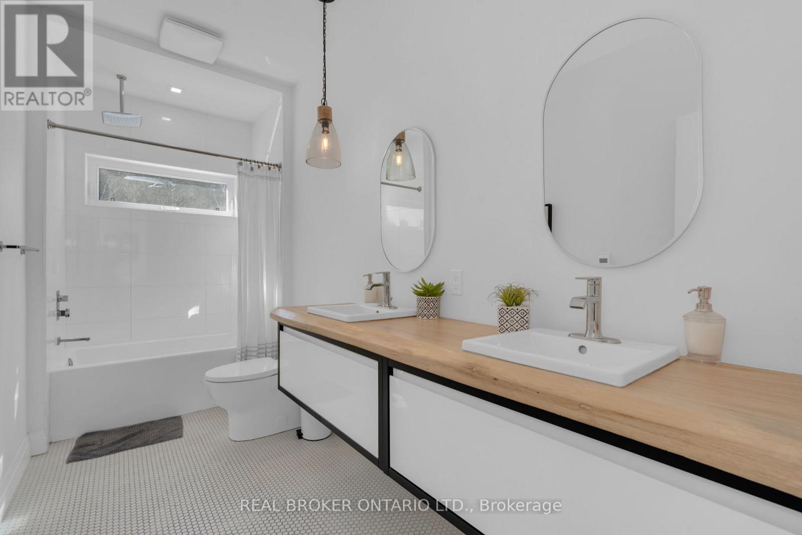 31 Hemlock Avenue, Tay, Ontario L0K 2C0 - Photo 36 - S12572410