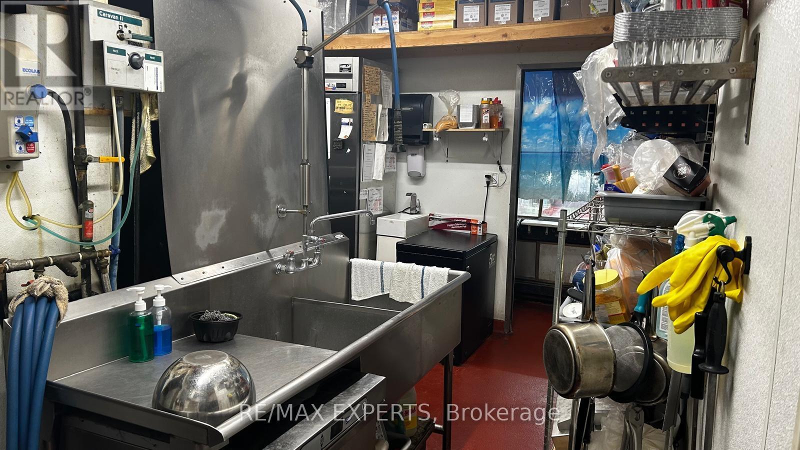 3 & 4 - 15980 Airport Road, Caledon, Ontario  L7C 1K5 - Photo 13 - W12475024