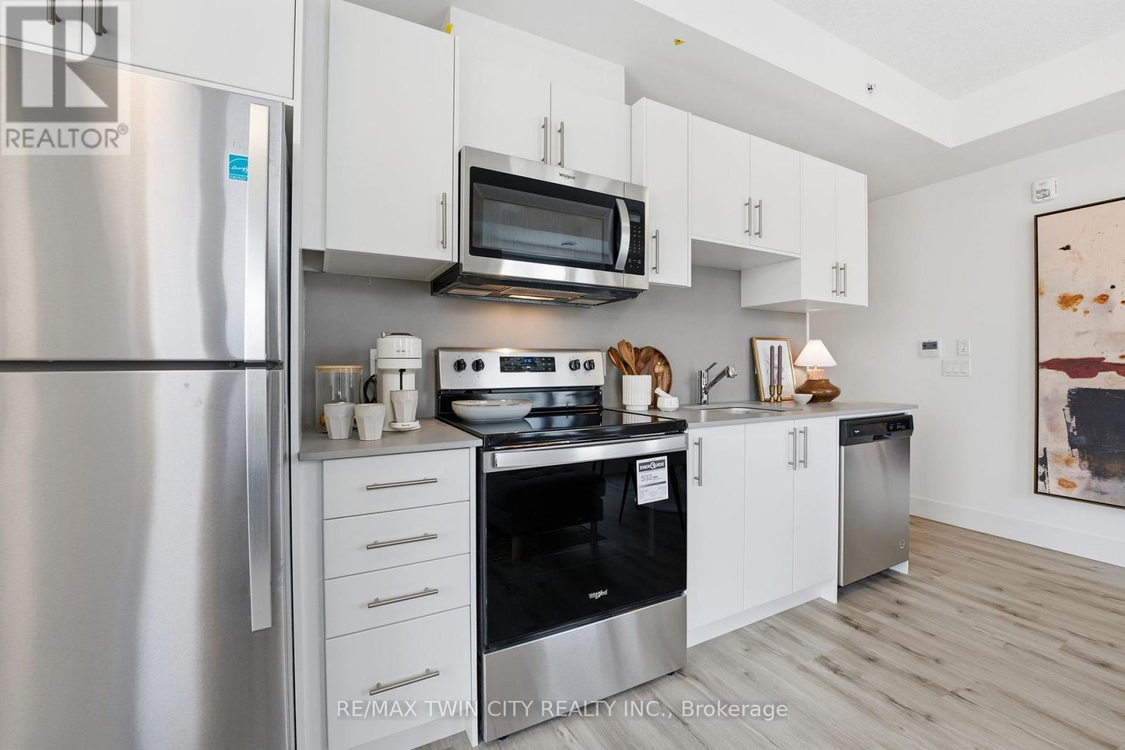 516 - 107 Roger Street, Waterloo, Ontario N2J 0G3 - Photo 13 - X12594088