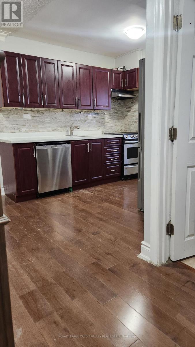 Upper Unit - 1017 Weston Road, Toronto, Ontario M6N 3R9 - Photo 5 - W12565612