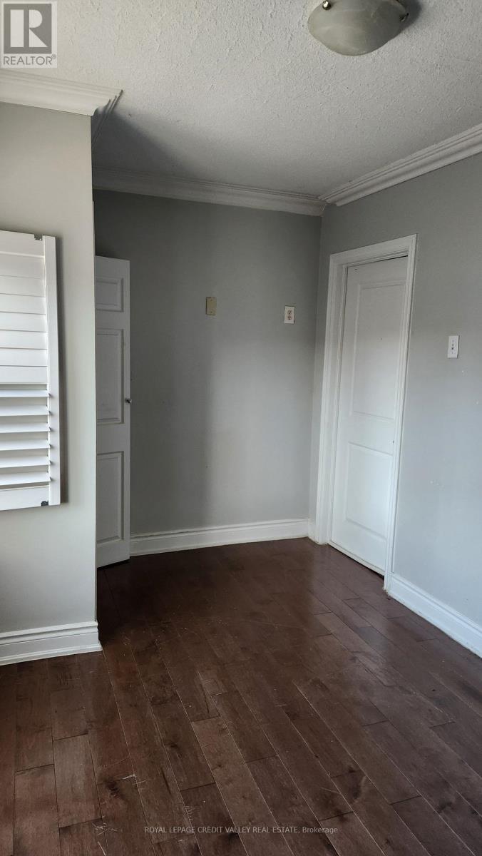 Upper Unit - 1017 Weston Road, Toronto, Ontario M6N 3R9 - Photo 17 - W12565612